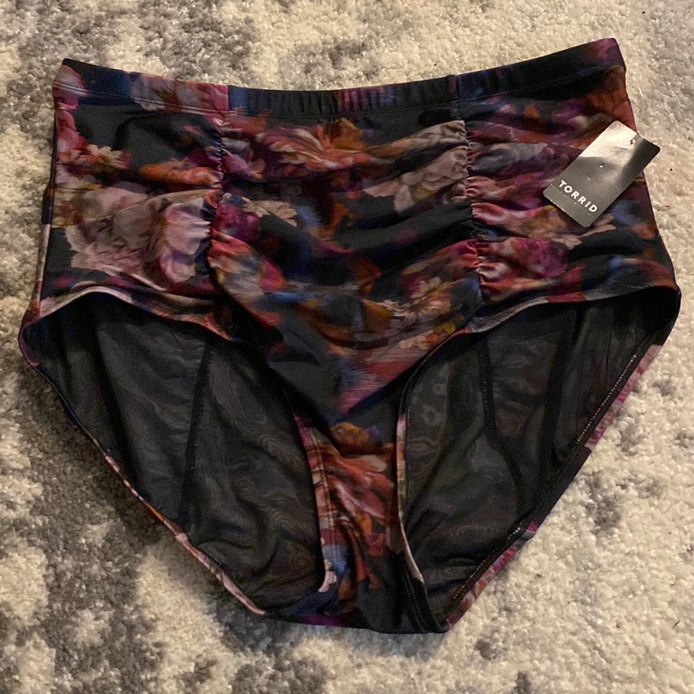 BNWT Torrid high waist bikini bottoms